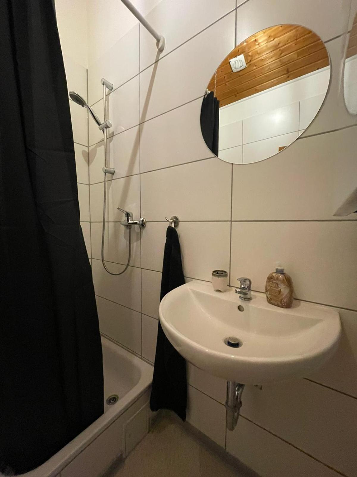 Apartment Kleiner Muenz Koblenz  Bagian luar foto